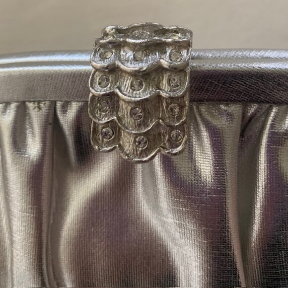 Metallic Silver Retro Evening Clutch With Handle and Jewelled Clasp - Picture 5 of 5